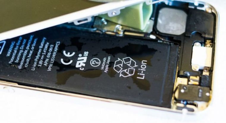 Узнай, что делать, если твой iPhone попал в воду 1