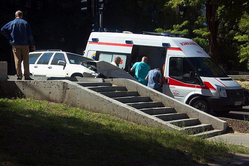 ДТП на перекрестке Гоголя и Паторжинского: пострадала 20-летняя девушка 1