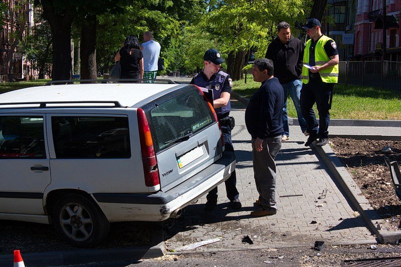 ДТП на перекрестке Гоголя и Паторжинского: пострадала 20-летняя девушка 6