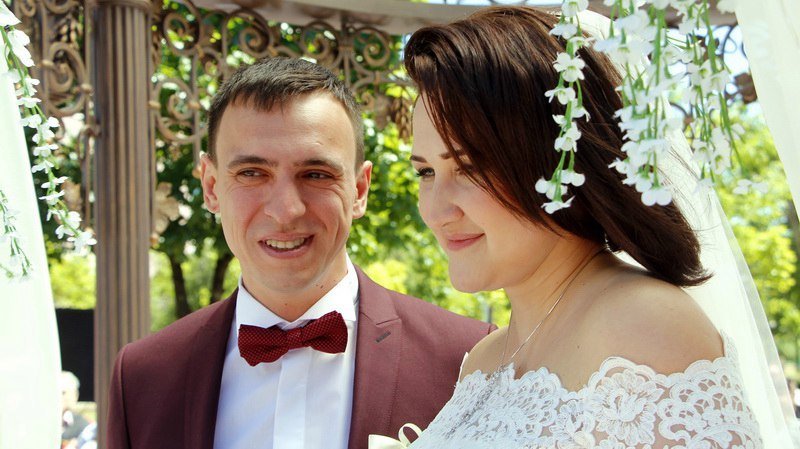 Яркая свадьба и духовой оркестр: на проспекте Мира прошел праздник "Чистой воды" 6