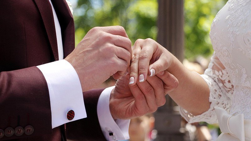 Яркая свадьба и духовой оркестр: на проспекте Мира прошел праздник "Чистой воды" 7