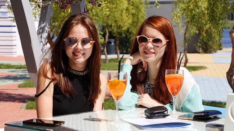 Горячие девушки и бразильские танцы: Аквапарк "Happy Day" открыл летний сезон 2