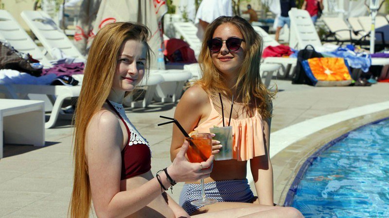 Горячие девушки и бразильские танцы: Аквапарк "Happy Day" открыл летний сезон 4