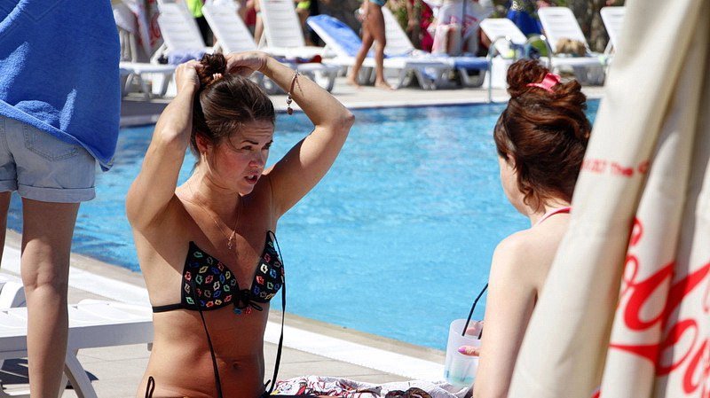Горячие девушки и бразильские танцы: Аквапарк "Happy Day" открыл летний сезон 11