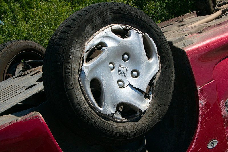 ДТП на Криворожском шоссе: от удара Peugeot перевернулся 10