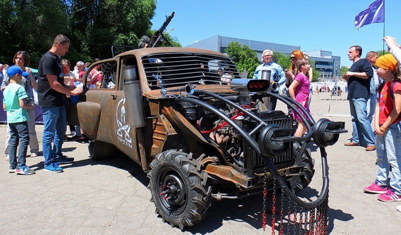 В Днепре прошел фестиваль техники "MonsterСars UA 2017" 1