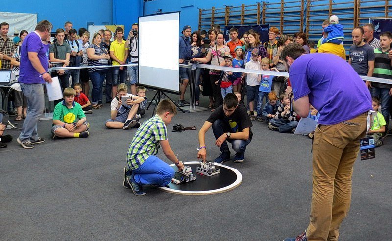 В Днепре прошел фестиваль техники "MonsterСars UA 2017" 9