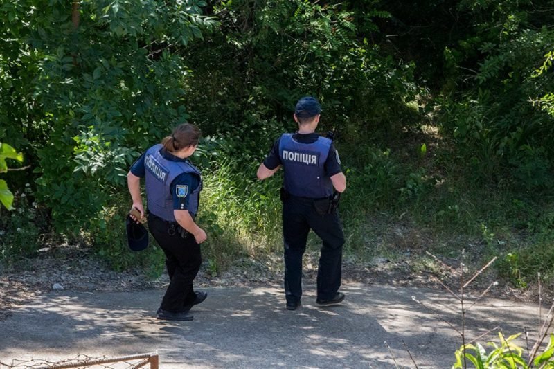 В Днепре трое неизвестных прыгнули с Нового моста 2