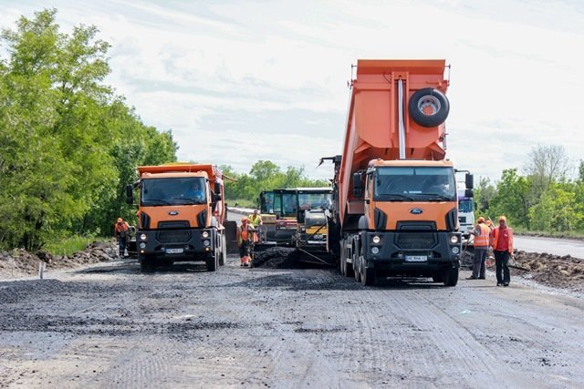 В Днепропетровской области капитально ремонтируют трассу Днепр-Запорожье 1