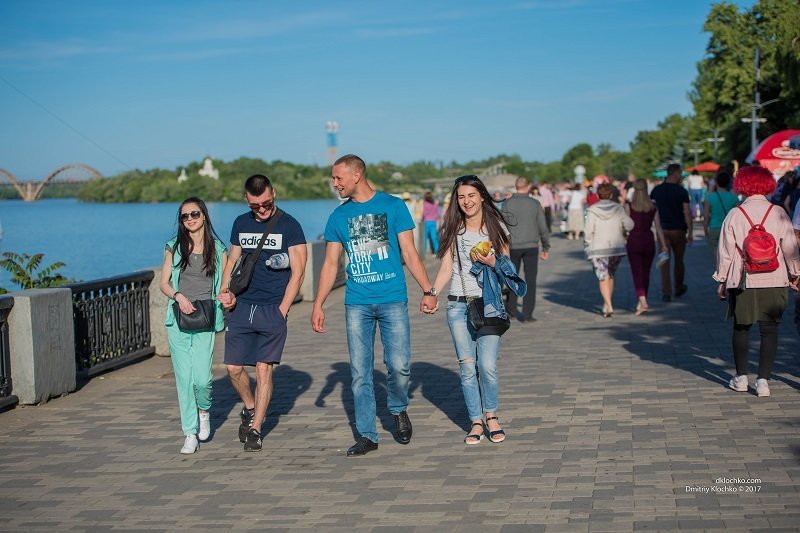 Информатор вышел «на охоту» в Днепре: ищите себя на фотографиях 10