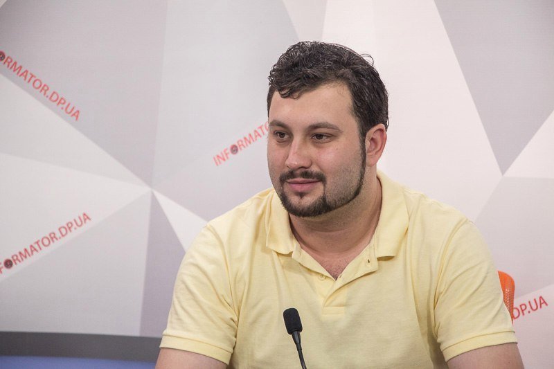 Тест-драйв Tesla и новые автобусы: в Днепре пройдет выставка достижений транспорта 3