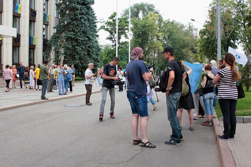 Прочь кровавые руки