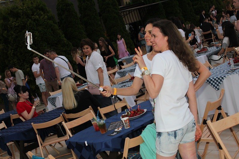 Pool-party и модные селфи: как в Днепре прошла битва insta-блогеров 1