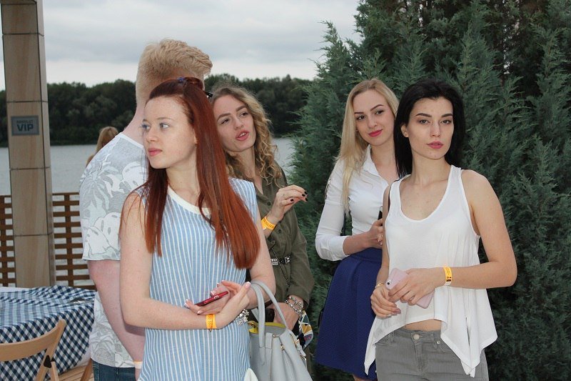 Pool-party и модные селфи: как в Днепре прошла битва insta-блогеров 2