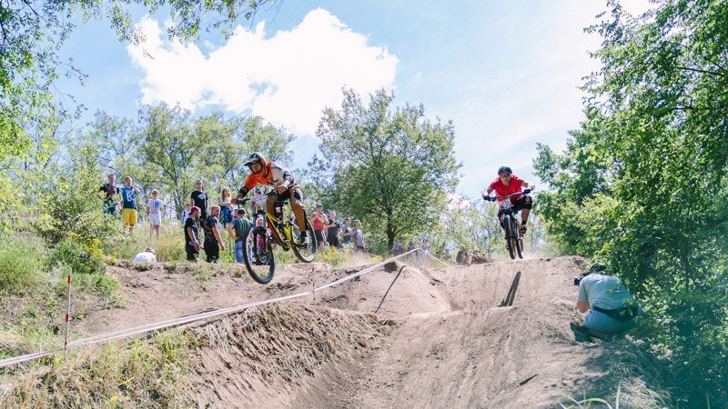 Крутые склоны, драйв и экстрим: в Днепре стартовал Dnepr Action Fest 8
