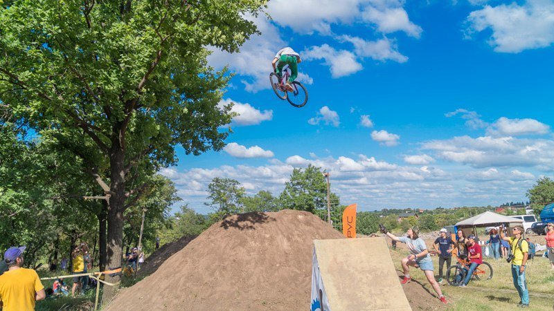 Крутые склоны, драйв и экстрим: в Днепре стартовал Dnepr Action Fest 17