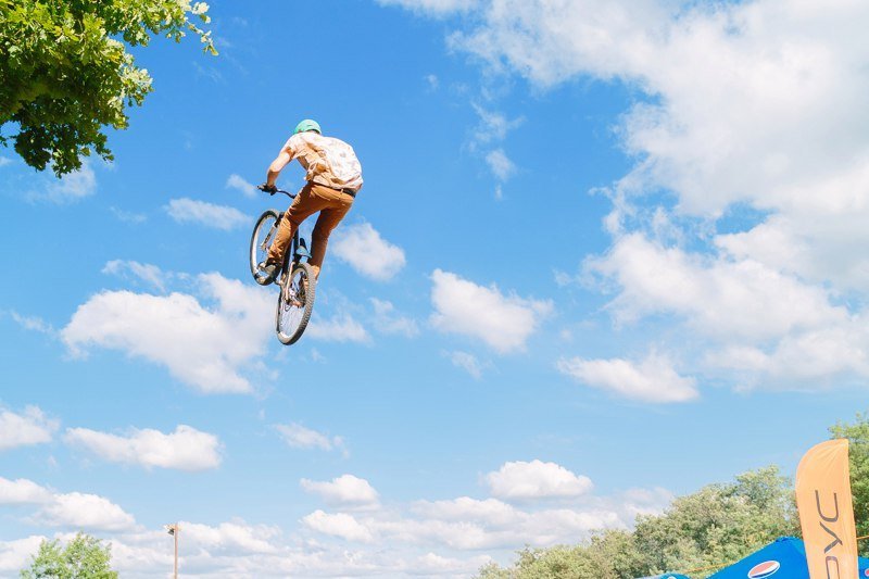 Крутые склоны, драйв и экстрим: в Днепре стартовал Dnepr Action Fest 18