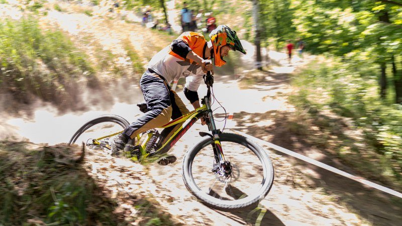 Крутые склоны, драйв и экстрим: в Днепре стартовал Dnepr Action Fest 20