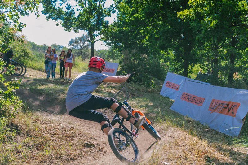 Крутые склоны, драйв и экстрим: в Днепре стартовал Dnepr Action Fest 24