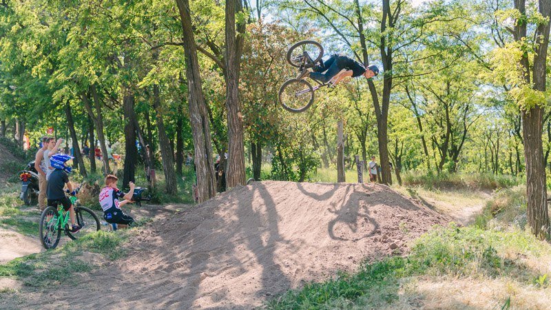 Крутые склоны, драйв и экстрим: в Днепре стартовал Dnepr Action Fest 27