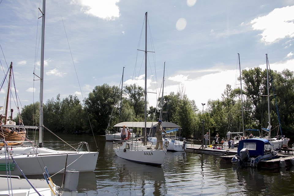 Ветер в парусах: в Днепре прошла регата "День журналиста" 2