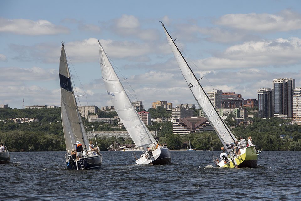 Ветер в парусах: в Днепре прошла регата "День журналиста" 15