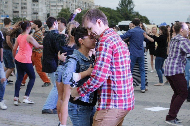 Латиноамериканская страсть: на Фестивальном причале прошел танцевальный вечер 13