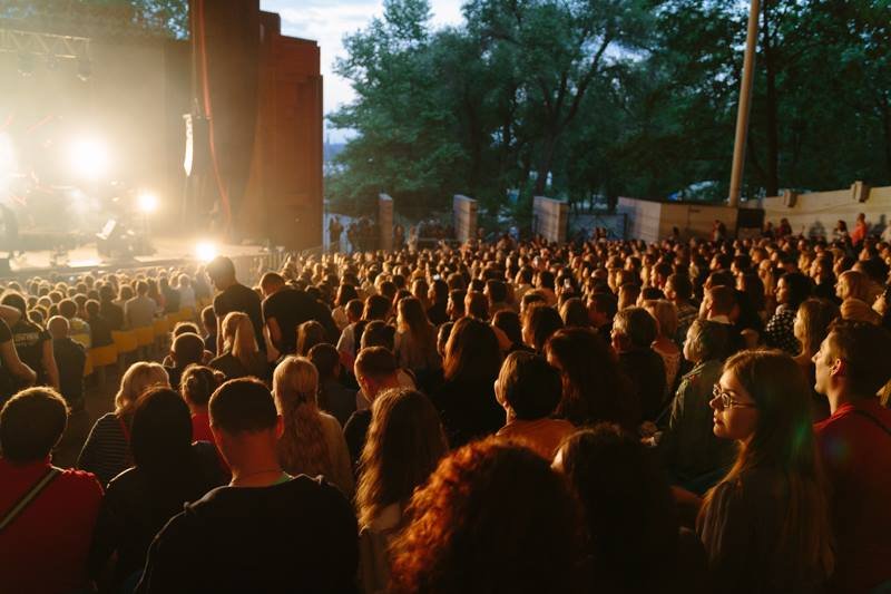 Концерт зажигательных The Hardkiss в Днепре: как это было 6