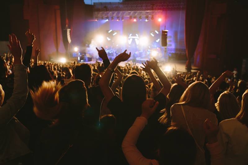 Концерт зажигательных The Hardkiss в Днепре: как это было 12