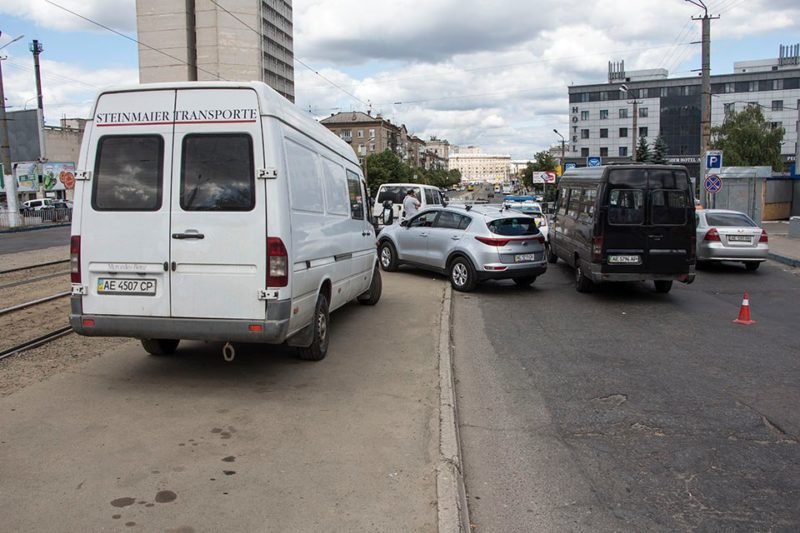 ДТП около автовокзала: KIA ударил маршрутку 1