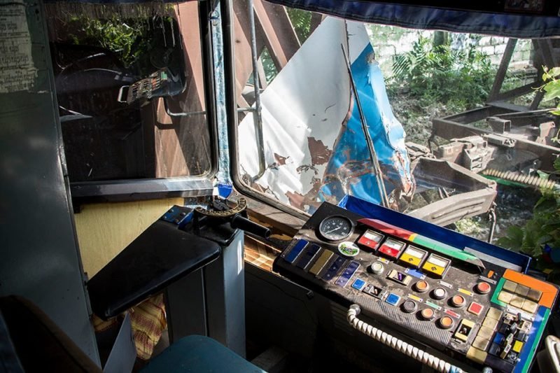 В Днепре поезд снес трамвай: есть погибший 7