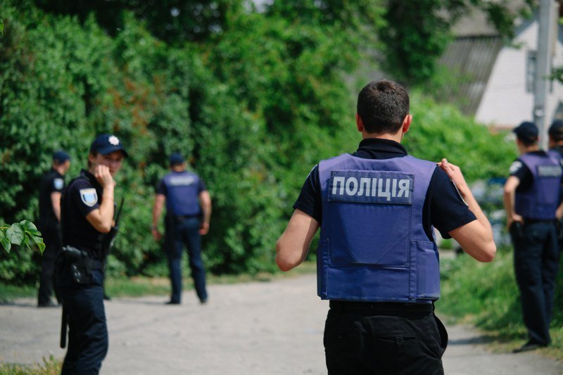 Полиция, спецназ и спасатели: в Днепре мужчина с гранатой устроил разборки с бывшей женой 4