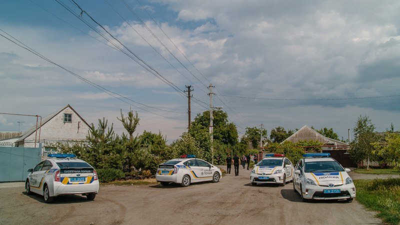 Полиция, спецназ и спасатели: в Днепре мужчина с гранатой устроил разборки с бывшей женой 8