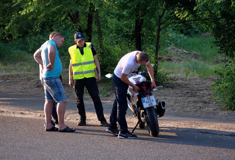 Вечернее ДТП на Осенней с участием мотоциклиста 2