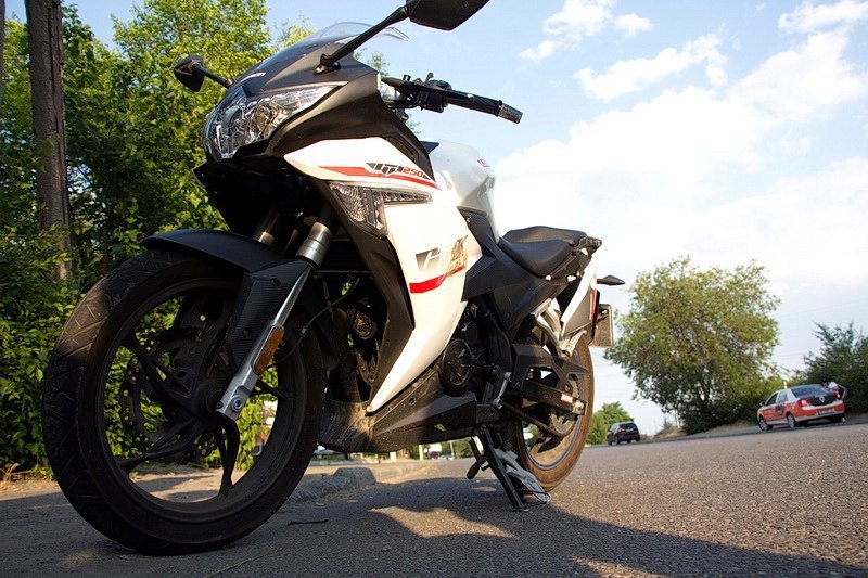 Вечернее ДТП на Осенней с участием мотоциклиста 7