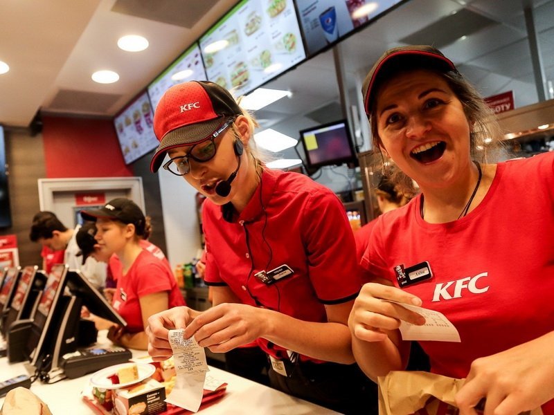 ПриватБанк, Le Silpo и вожатым в лагерь: где студенту подработать летом в Днепре 4