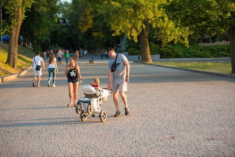 Информатор вышел "на охоту" в Днепре: ищите себя на фотографиях 22