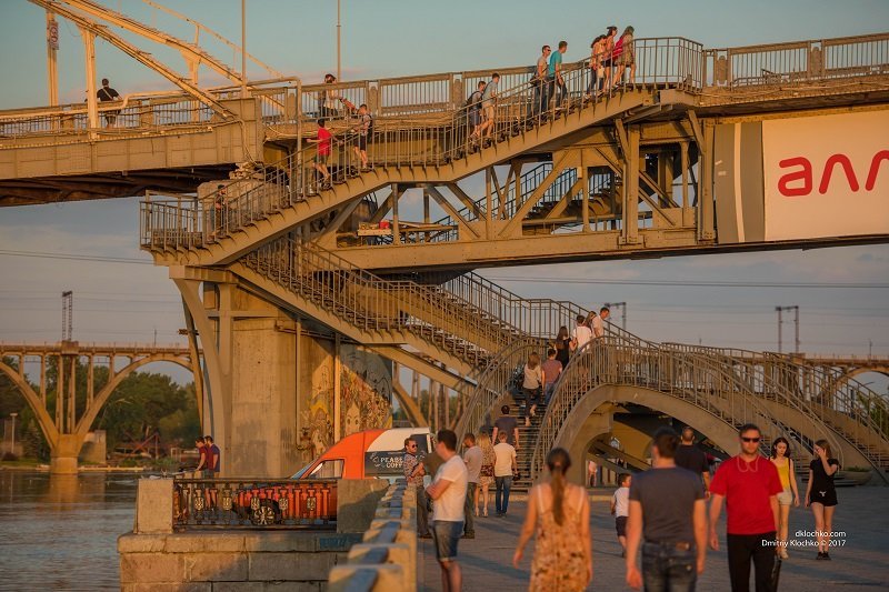 Информатор вышел "на охоту" в Днепре: ищите себя на фотографиях 26