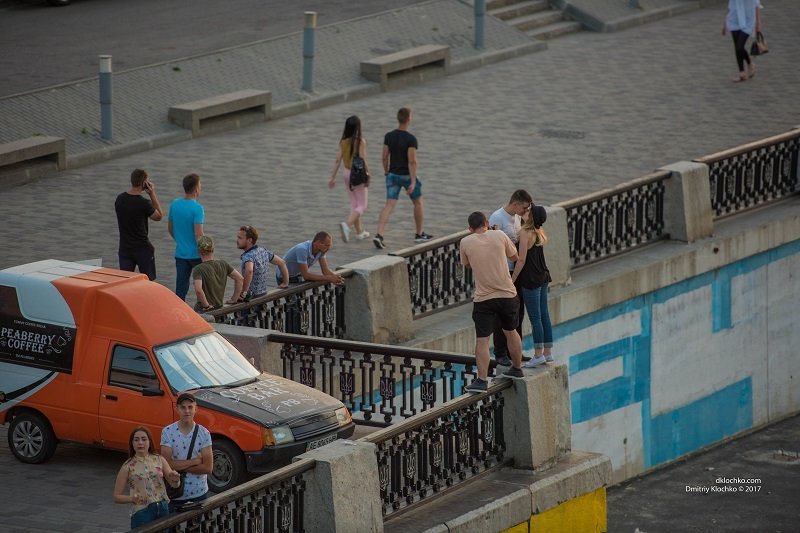 Информатор вышел "на охоту" в Днепре: ищите себя на фотографиях 31