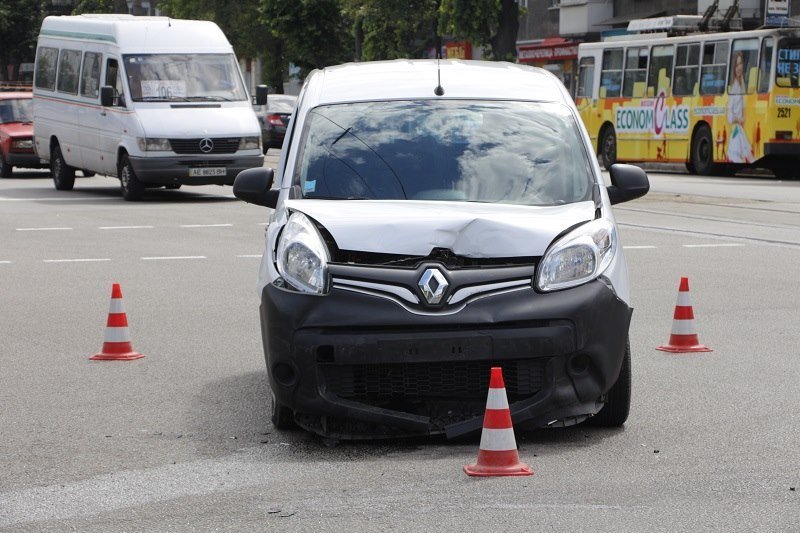 ДТП на проспекте Хмельницкого возле Melrose: пострадал ребенок 6