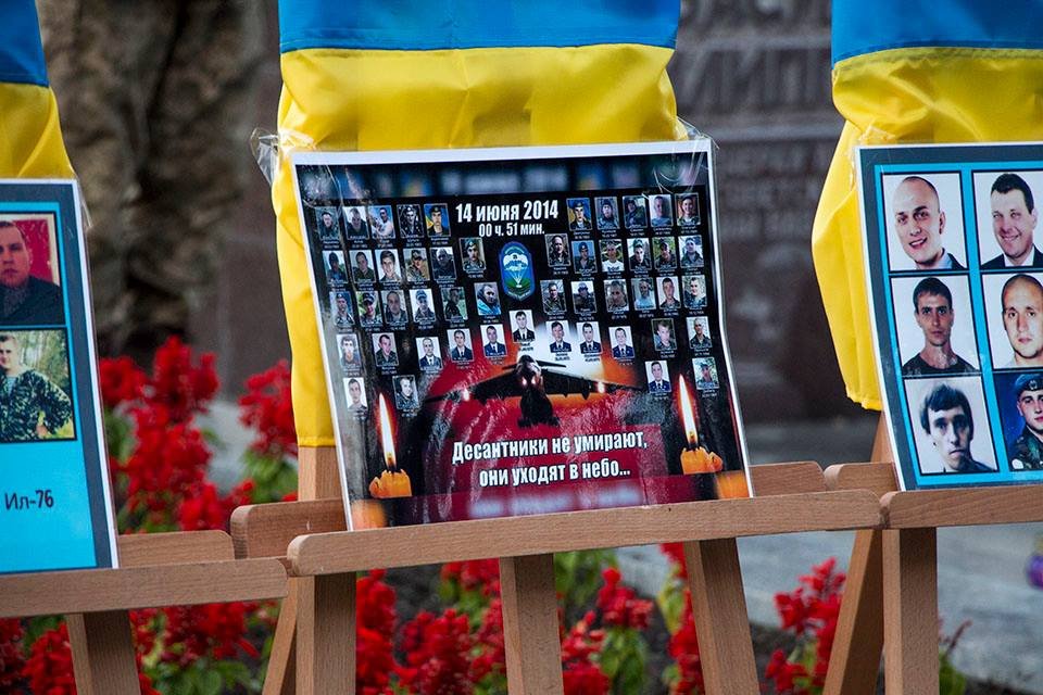 Десантники не умирают, они уходят в небо: в Днепре почтили память погибших воинов Украины 2
