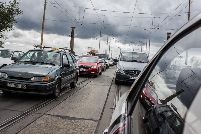 ДТП на Старом мосту: столкнулись Lanos и маршрутка 5