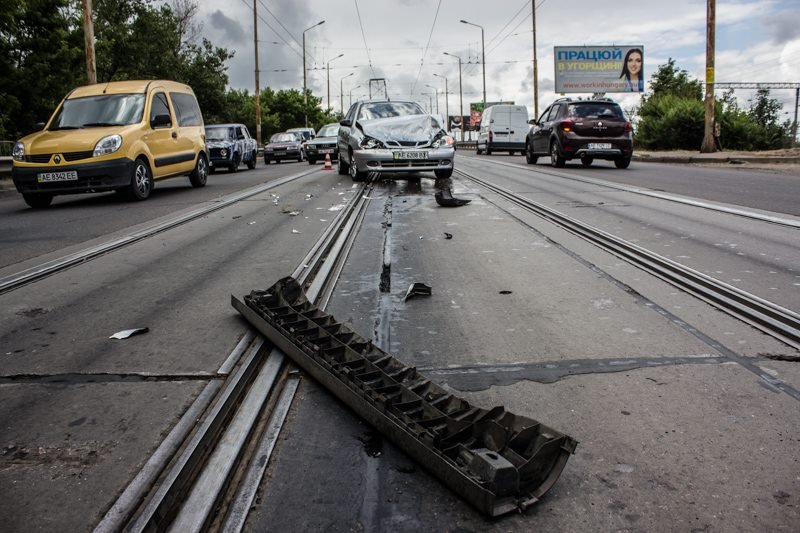 ДТП на Старом мосту: столкнулись Lanos и маршрутка 8