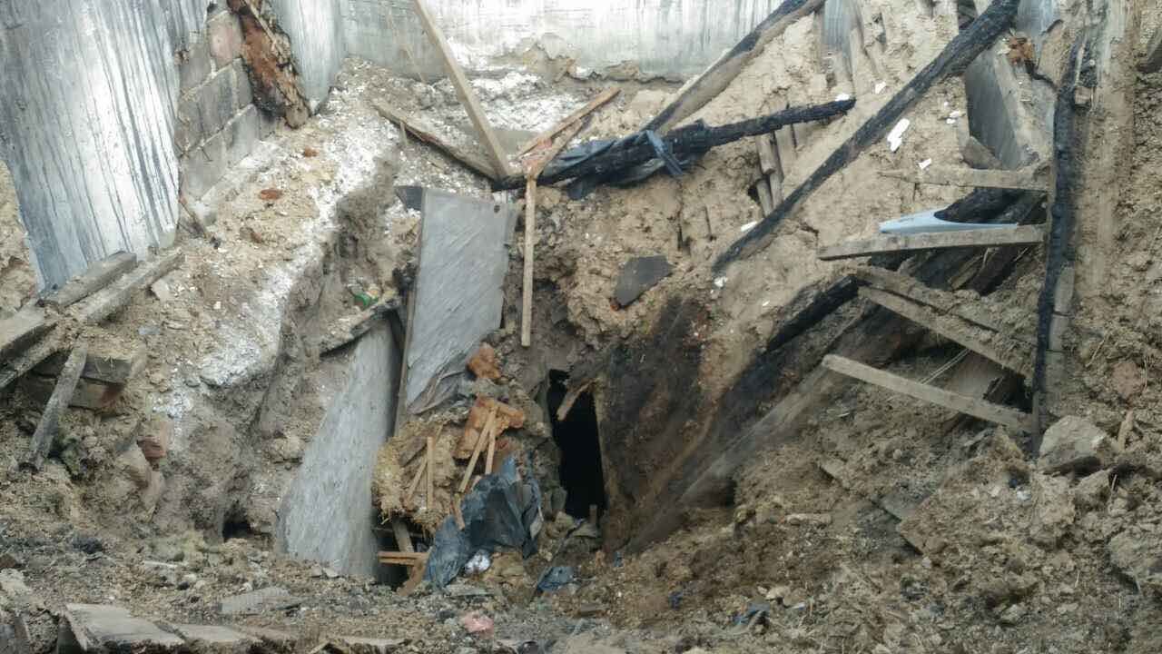 В Днепре мужчину привалило землей в заброшенном подвале 2