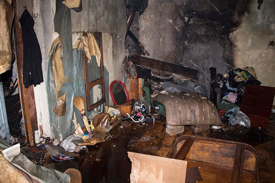 Пожар в центре Днепра: на Шмидта горело заброшенное здание 6