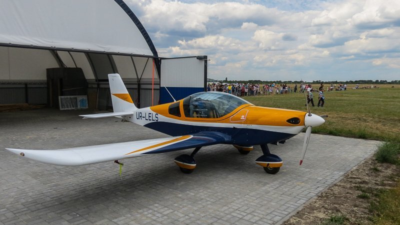 Молнией в небо: в Днепре стартовал авиафест Open Sky 2017 12