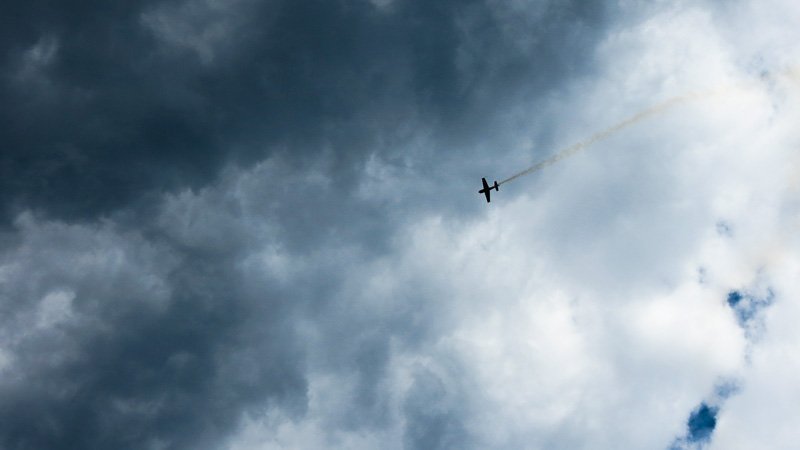 Молнией в небо: в Днепре стартовал авиафест Open Sky 2017 16