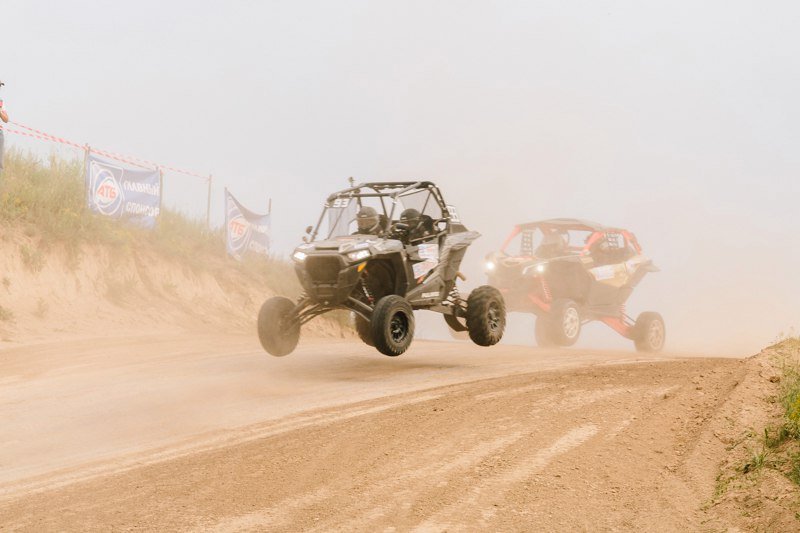 Рев моторов, бешеная скорость и адреналин: под Днепром состоялся Чемпионат по автокроссу 2