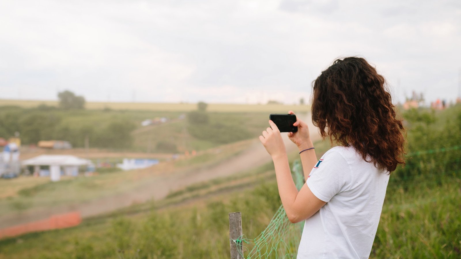 Рев моторов, бешеная скорость и адреналин: под Днепром состоялся Чемпионат по автокроссу 5