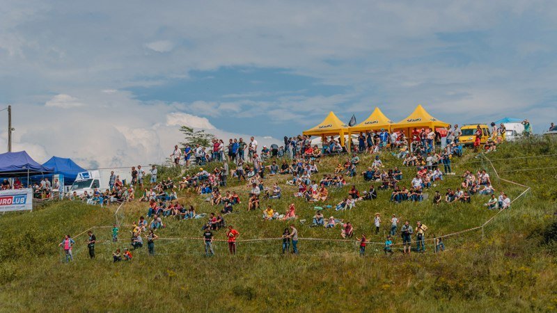 Рев моторов, бешеная скорость и адреналин: под Днепром состоялся Чемпионат по автокроссу 22